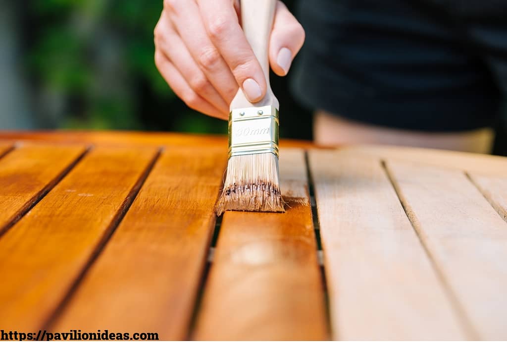 How to Use Teak Oil on Outdoor Furniture