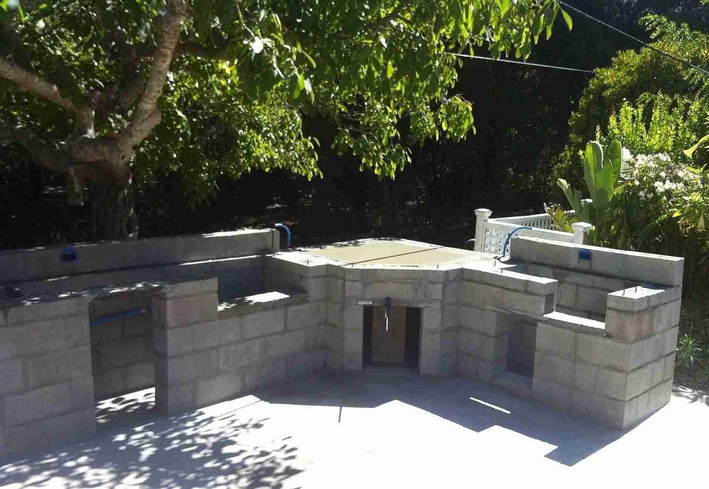 how to build an outdoor kitchen with cinder blocks